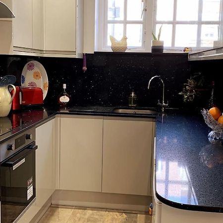 Stylish And Cosy 3 Bedroom Appartment London Bagian luar foto