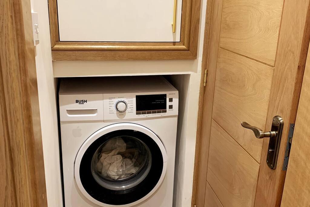 Stylish And Cosy 3 Bedroom Appartment London Bagian luar foto