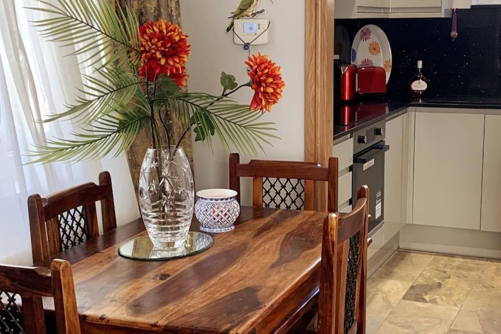Stylish And Cosy 3 Bedroom Appartment London Bagian luar foto